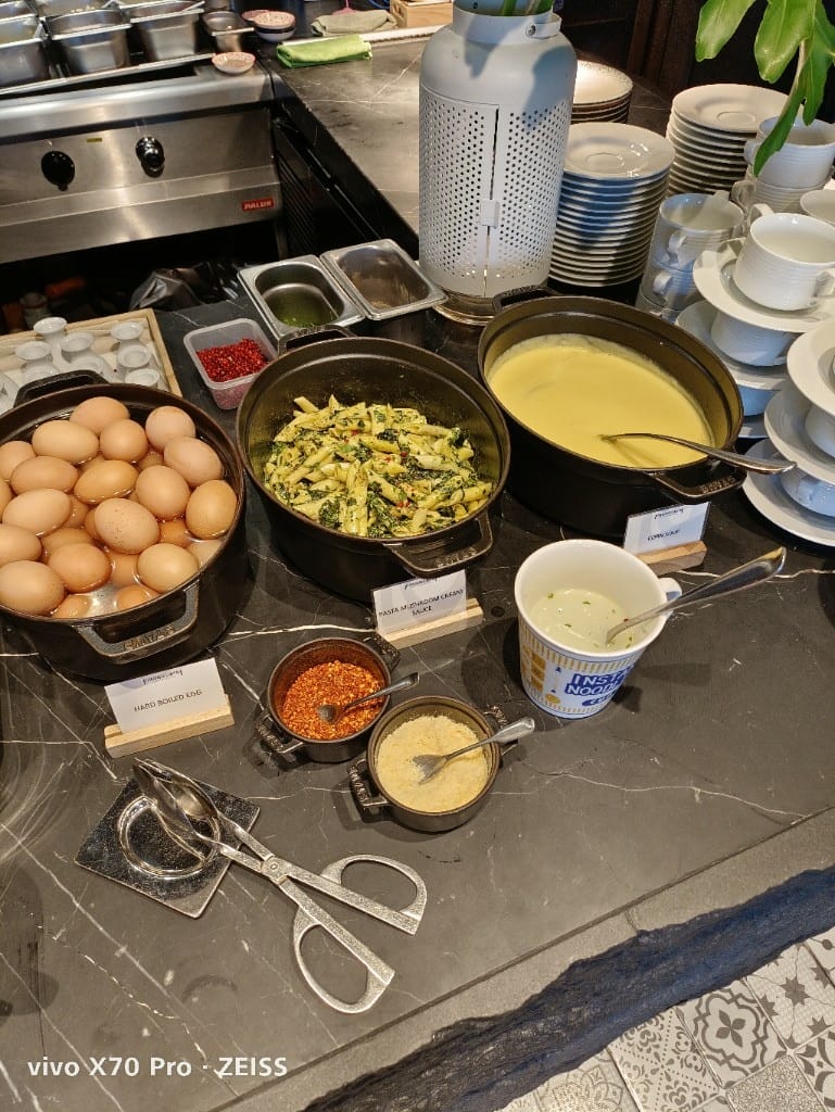 【泰國旅遊】曼谷金普頓玫蘭酒店StockRoom早餐開箱,椰子水喝到飽❤️ - 第18張圖 【泰國旅遊】曼谷金普頓玫蘭酒店StockRoom早餐開箱,椰子水喝到飽❤️