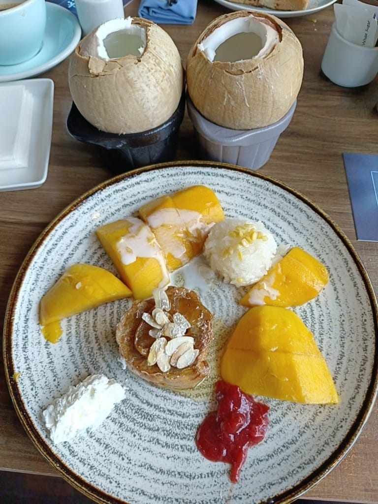 【泰國旅遊】曼谷金普頓玫蘭酒店StockRoom早餐開箱,椰子水喝到飽❤️ - 第61張圖 【泰國旅遊】曼谷金普頓玫蘭酒店StockRoom早餐開箱,椰子水喝到飽❤️