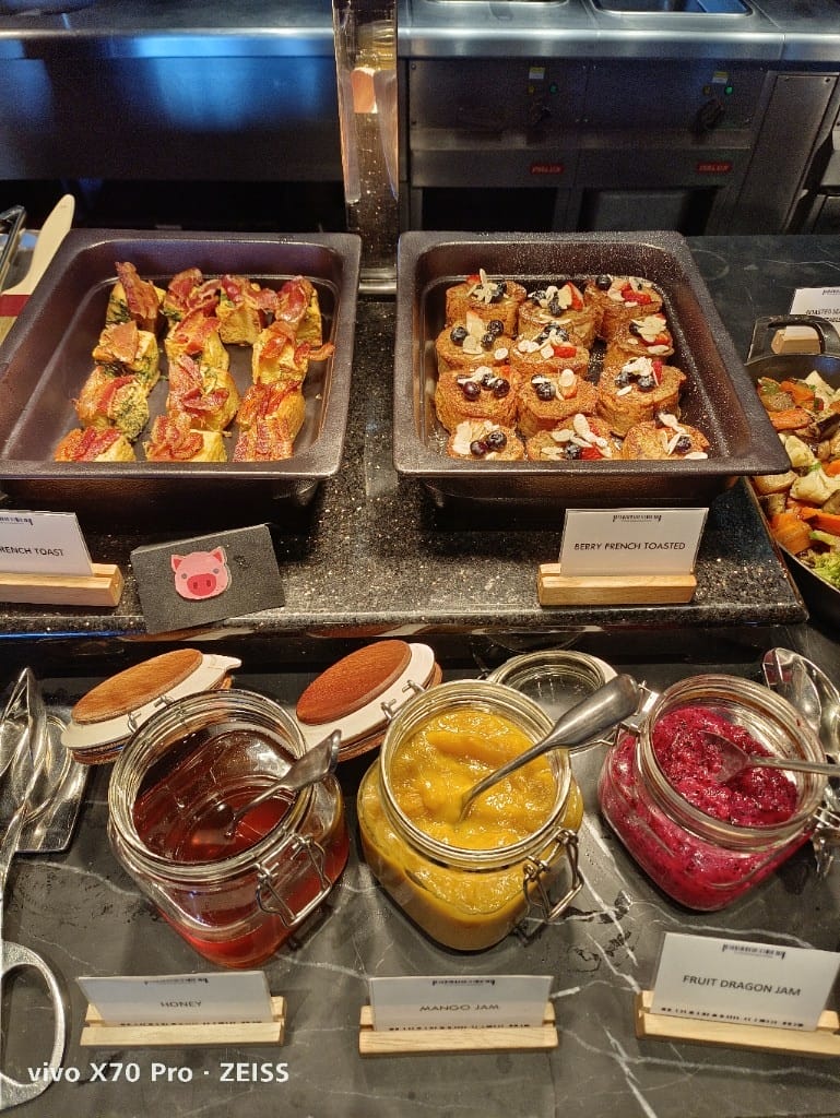 【泰國旅遊】曼谷金普頓玫蘭酒店StockRoom早餐開箱,椰子水喝到飽❤️ - 第48張圖 【泰國旅遊】曼谷金普頓玫蘭酒店StockRoom早餐開箱,椰子水喝到飽❤️