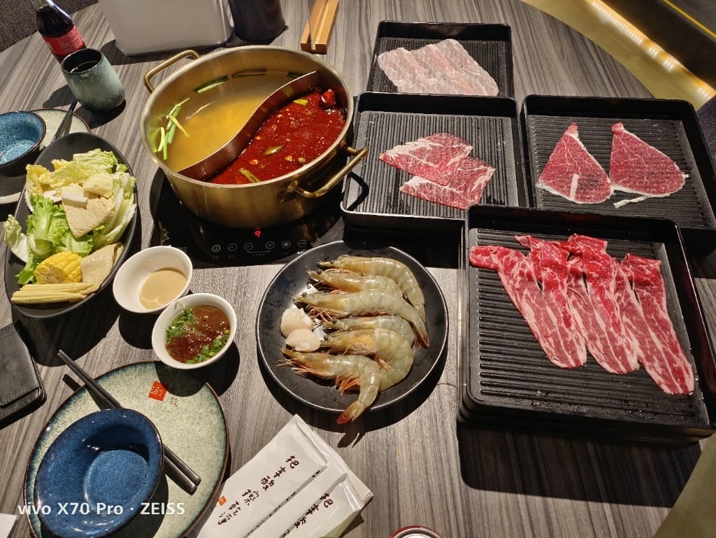 【台北吃到飽】涮辛酸麻辣火鍋吃到飽，平日75折哦！