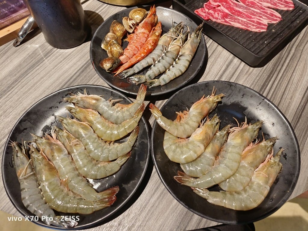 【台北吃到飽】涮辛酸麻辣火鍋吃到飽，平日75折哦！