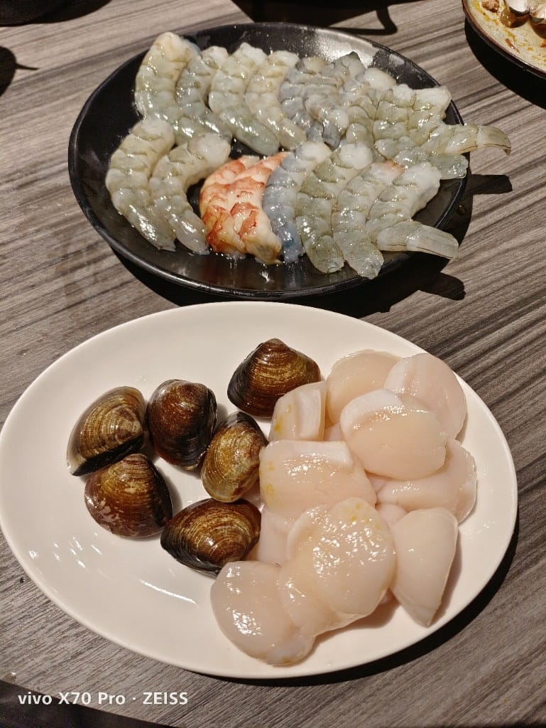 【台北吃到飽】涮辛酸麻辣火鍋吃到飽，平日75折哦！