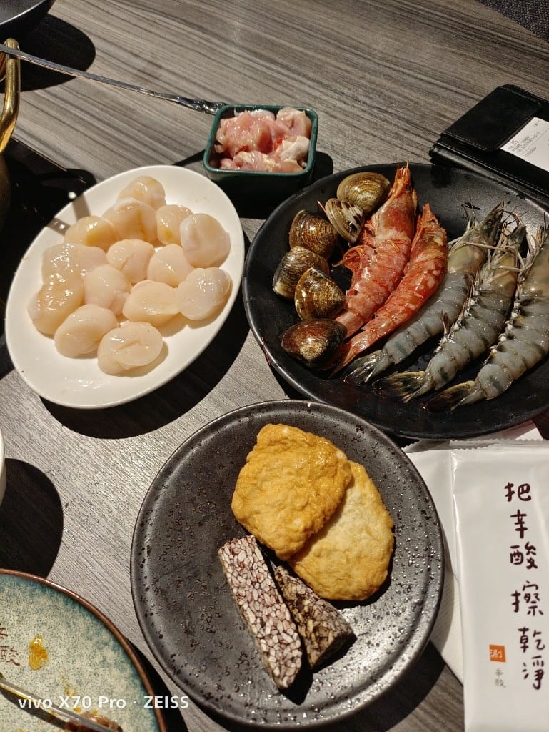 【台北吃到飽】涮辛酸麻辣火鍋吃到飽，平日75折哦！