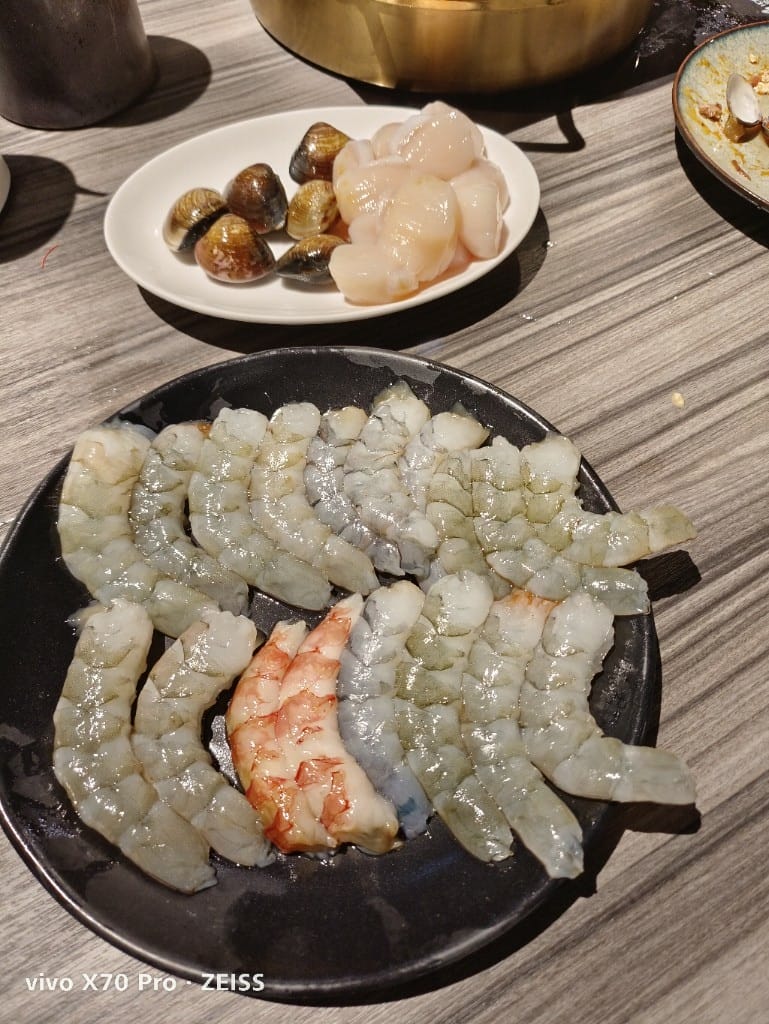 【台北吃到飽】涮辛酸麻辣火鍋吃到飽，平日75折哦！