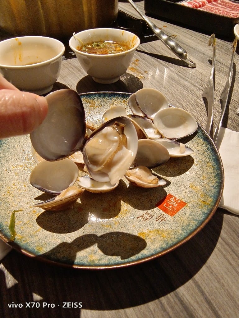 【台北吃到飽】涮辛酸麻辣火鍋吃到飽，平日75折哦！