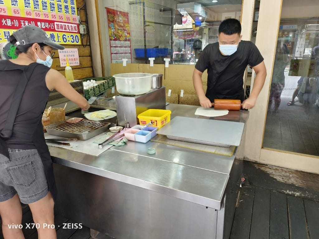【新莊美食】美味鵝肉，四維路排隊的美味鴨肉麵！