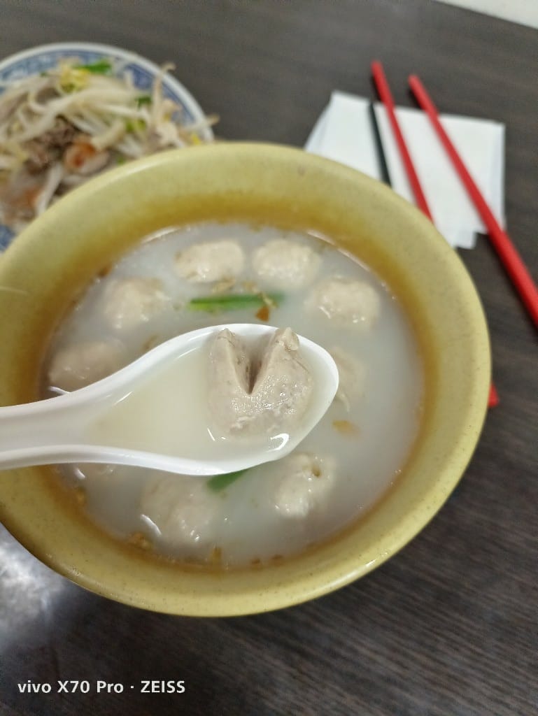 【新莊美食】美味鵝肉，四維路排隊的美味鴨肉麵！