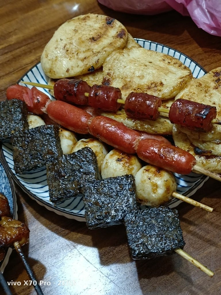 【新莊美食】純木炭碳烤，平價又帶碳香的好吃烤肉🤤