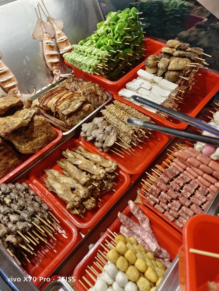 【新莊美食】純木炭碳烤，平價又帶碳香的好吃烤肉🤤