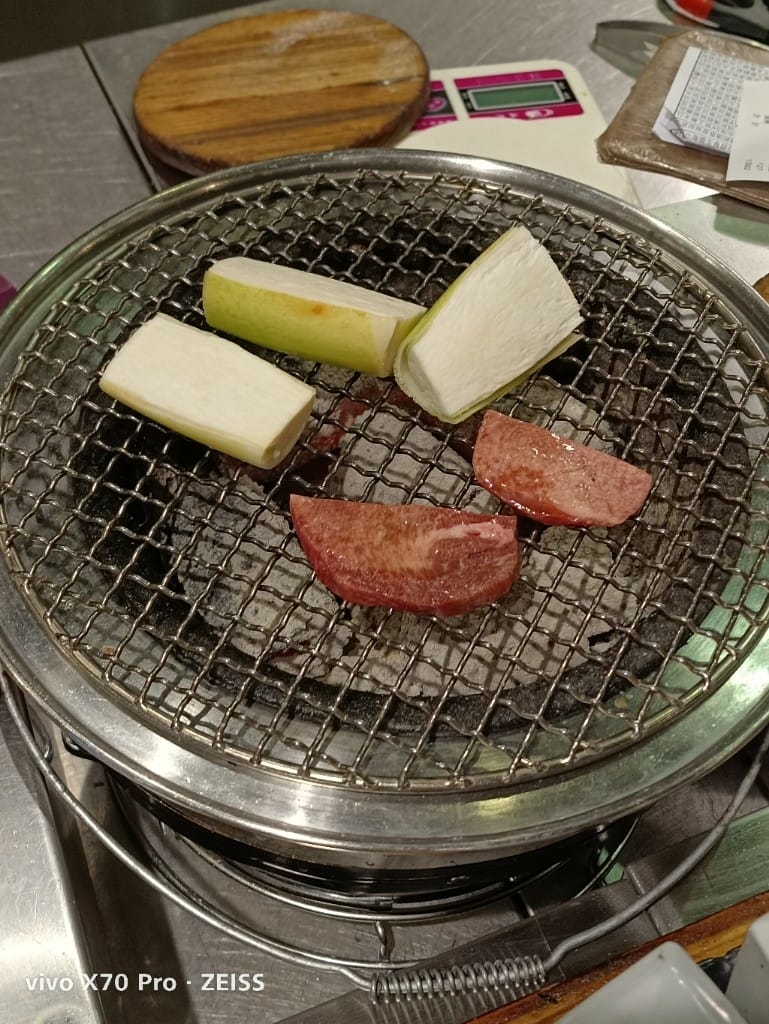 【新莊美食】米炭火燒肉小酒館第一名燒肉,當日壽星送龍蝦耶! - 第14張圖 【新莊美食】米炭火燒肉小酒館第一名燒肉,當日壽星送龍蝦耶!