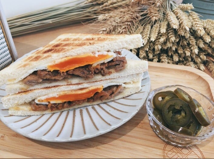 【台中美食】土木公社炭烤土司豐原店，平價美味的早午餐店！