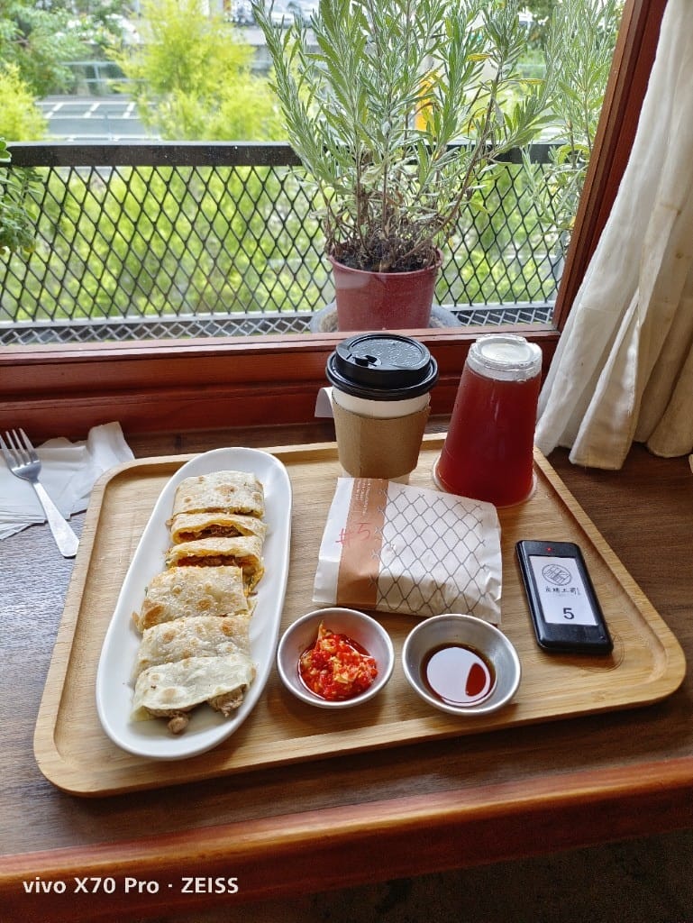 【台中美食】土木公社炭烤土司豐原店，平價美味的早午餐店！