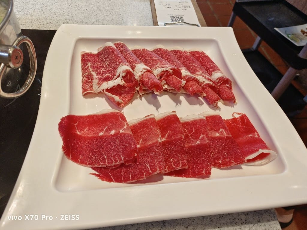 【台南吃到飽】福豆屋安平旗艦店,壽喜燒加鐵板燒吃到飽哦! - 第27張圖 【台南吃到飽】福豆屋安平旗艦店,壽喜燒加鐵板燒吃到飽哦!