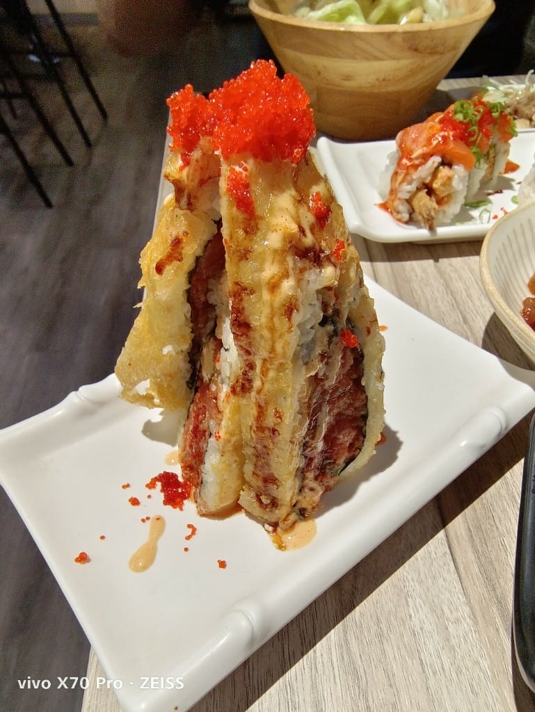 【桃園美食】樂壽司Raku美式壽司專賣，美式壽司輕鬆吃回本😸