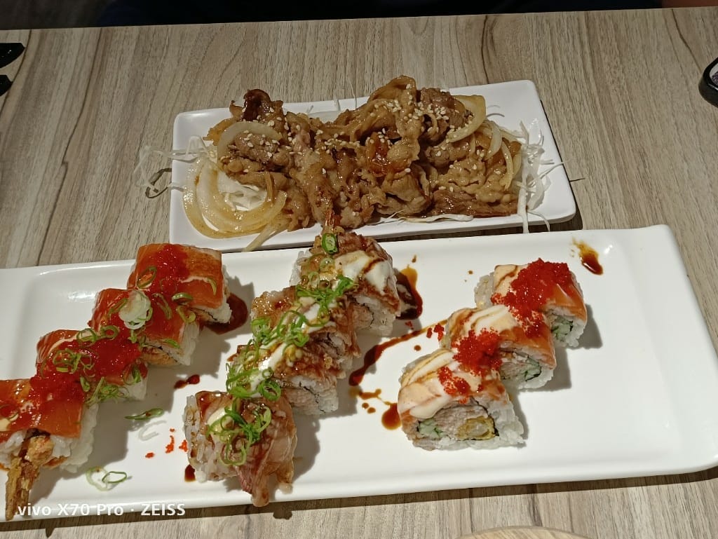 【桃園美食】樂壽司Raku美式壽司專賣，美式壽司輕鬆吃回本😸