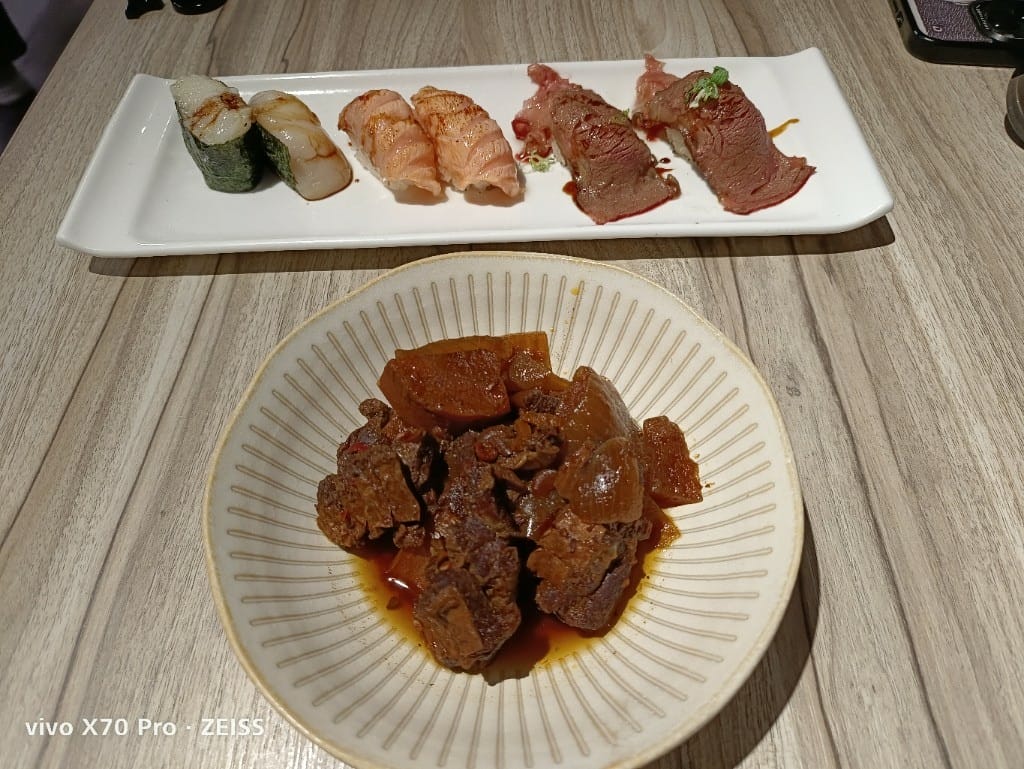 【桃園美食】樂壽司Raku美式壽司專賣，美式壽司輕鬆吃回本😸