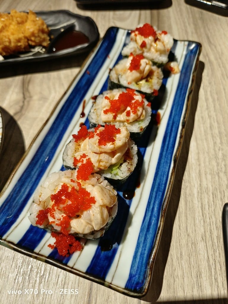 【桃園美食】樂壽司Raku美式壽司專賣，美式壽司輕鬆吃回本😸