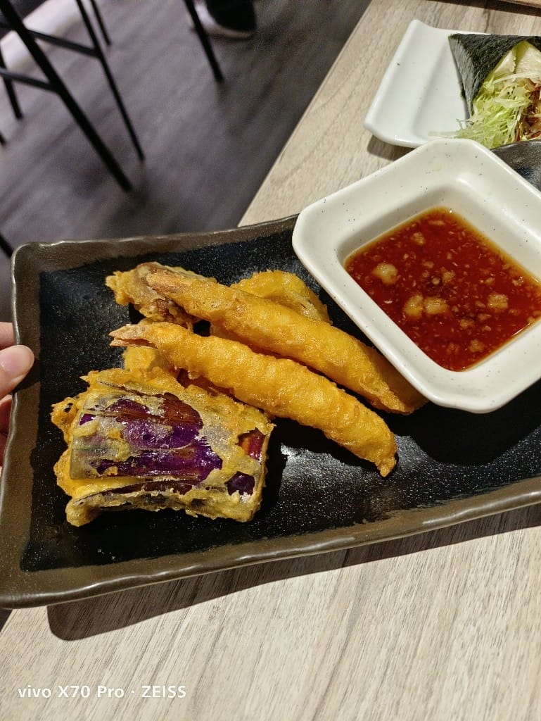 【桃園美食】樂壽司Raku美式壽司專賣，美式壽司輕鬆吃回本😸