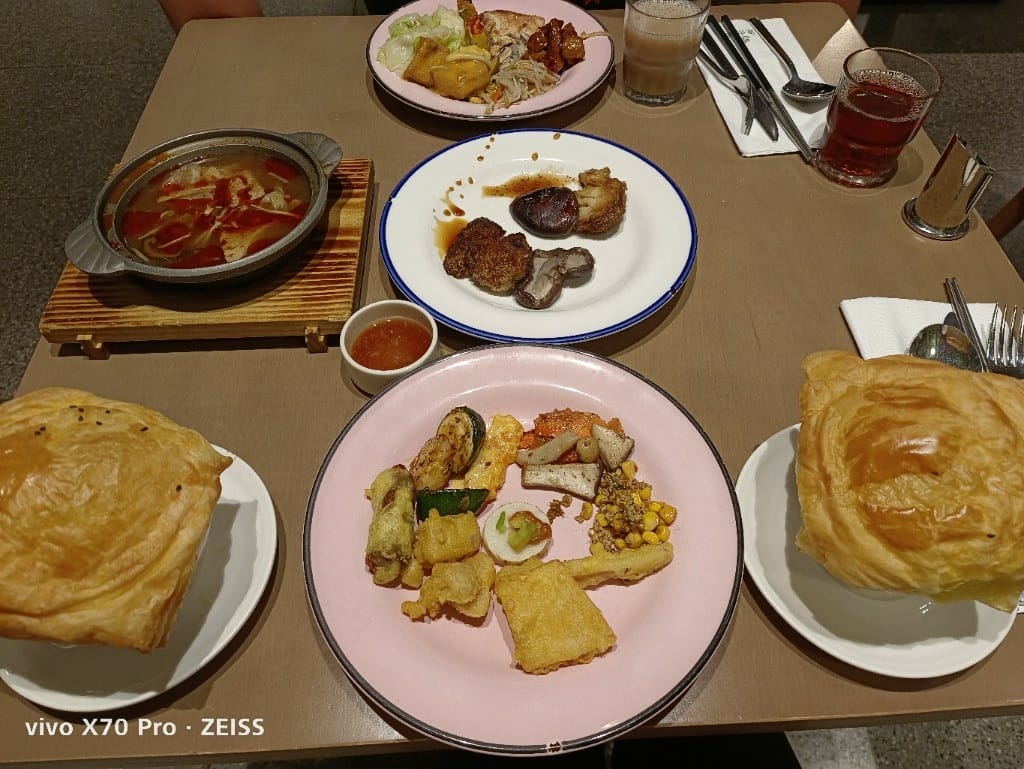 【板橋吃到飽】果然匯，用餐環境和餐點都超棒的蔬食餐廳❤️
