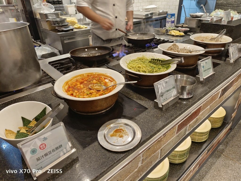 【板橋吃到飽】果然匯，用餐環境和餐點都超棒的蔬食餐廳❤️