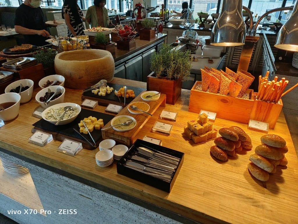 【台北吃到飽】寒舍艾麗酒店La Farfalla，Semibuffet2人5折！