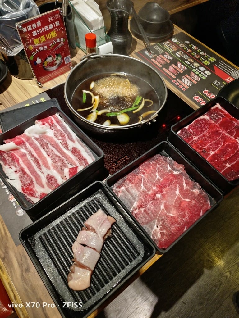 【新莊美食】品鼎殿日式壽喜燒新莊店,竟然有不到$500的壽喜燒吃到飽!! - 第6張圖 【新莊美食】品鼎殿日式壽喜燒新莊店,竟然有不到$500的壽喜燒吃到飽!!
