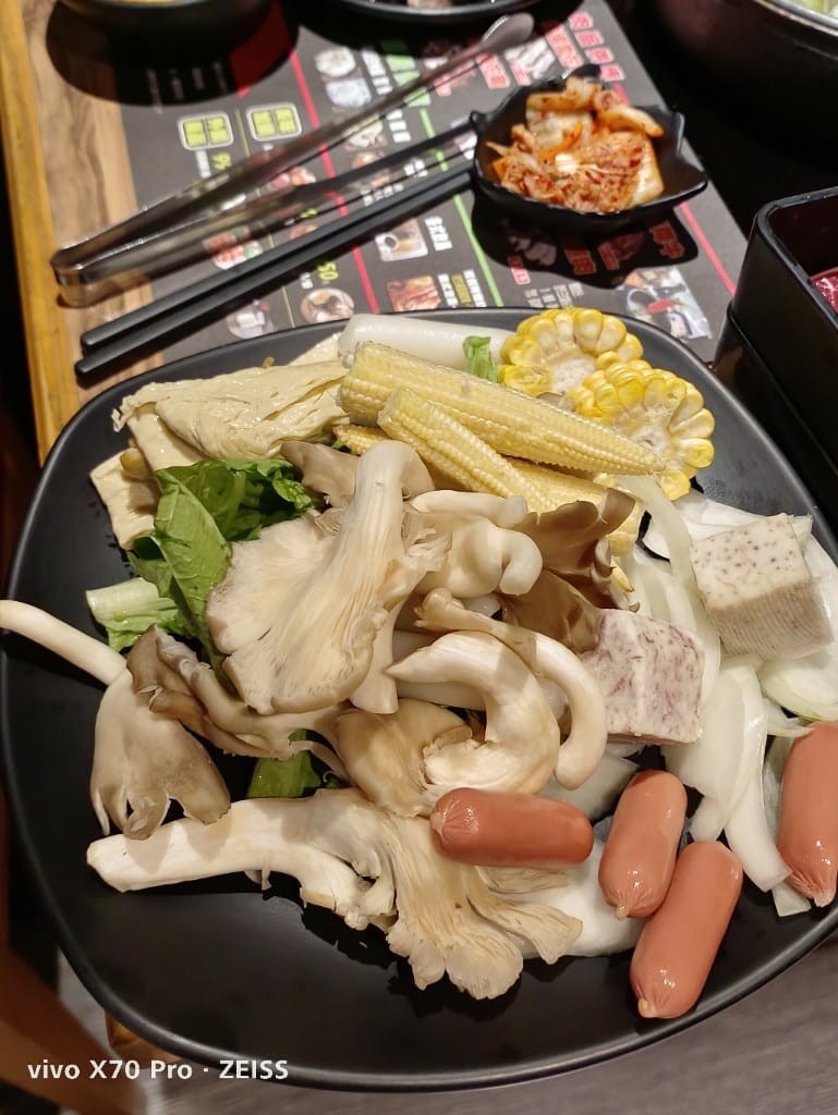 【新莊美食】品鼎殿日式壽喜燒新莊店,竟然有不到$500的壽喜燒吃到飽!! - 第14張圖 【新莊美食】品鼎殿日式壽喜燒新莊店,竟然有不到$500的壽喜燒吃到飽!!