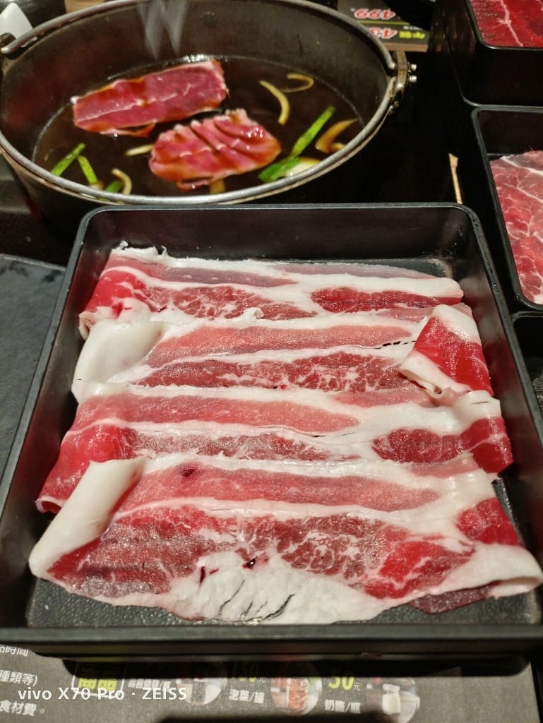 【新莊美食】品鼎殿日式壽喜燒新莊店,竟然有不到$500的壽喜燒吃到飽!! - 第7張圖 【新莊美食】品鼎殿日式壽喜燒新莊店,竟然有不到$500的壽喜燒吃到飽!!