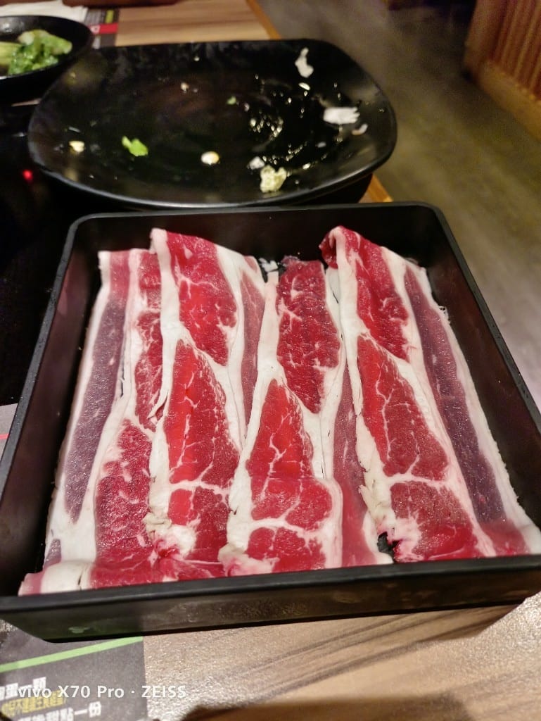 【新莊美食】品鼎殿日式壽喜燒新莊店,竟然有不到$500的壽喜燒吃到飽!! - 第11張圖 【新莊美食】品鼎殿日式壽喜燒新莊店,竟然有不到$500的壽喜燒吃到飽!!