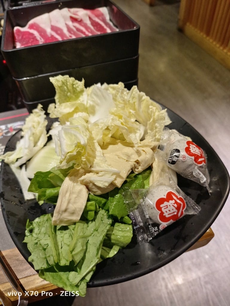 【新莊美食】品鼎殿日式壽喜燒新莊店,竟然有不到$500的壽喜燒吃到飽!! - 第15張圖 【新莊美食】品鼎殿日式壽喜燒新莊店,竟然有不到$500的壽喜燒吃到飽!!