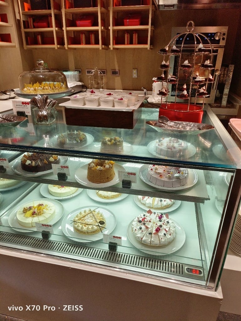 【台北吃到飽】香格里拉遠企CAFE10訪，平日午餐買一送一