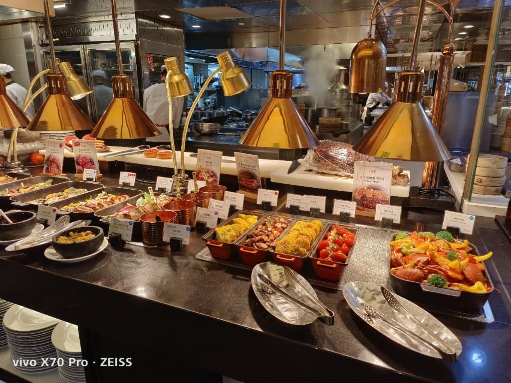 【台北吃到飽】香格里拉遠企CAFE10訪，平日午餐買一送一