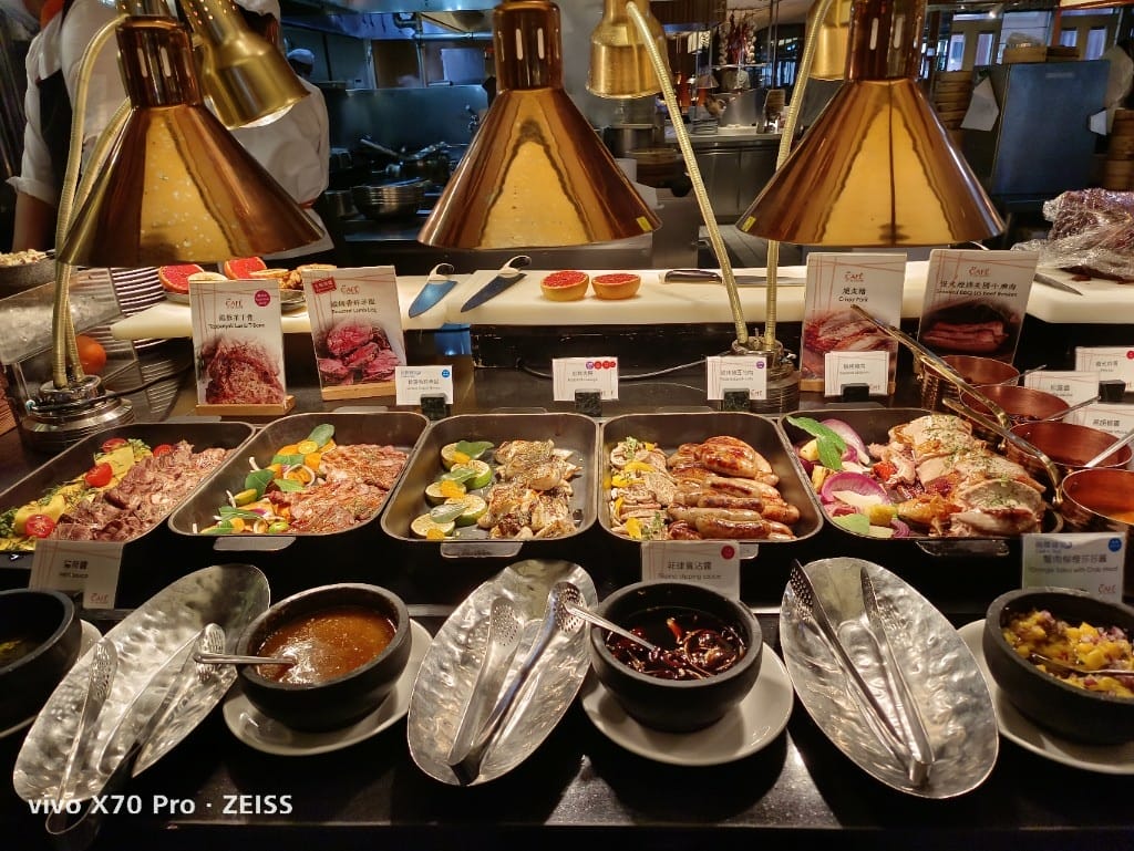 【台北吃到飽】香格里拉遠企CAFE10訪，平日午餐買一送一
