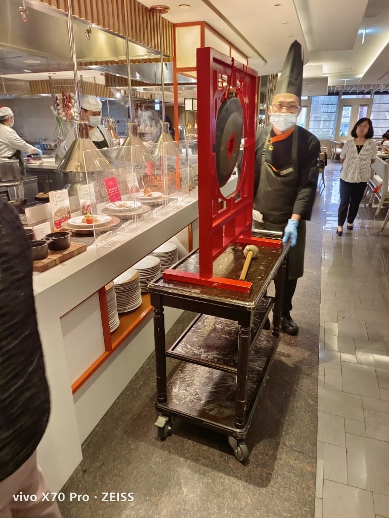 【台北吃到飽】香格里拉遠企CAFE10訪，平日午餐買一送一