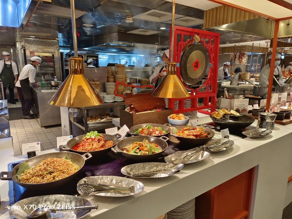 【台北吃到飽】香格里拉遠企CAFE10訪，平日午餐買一送一