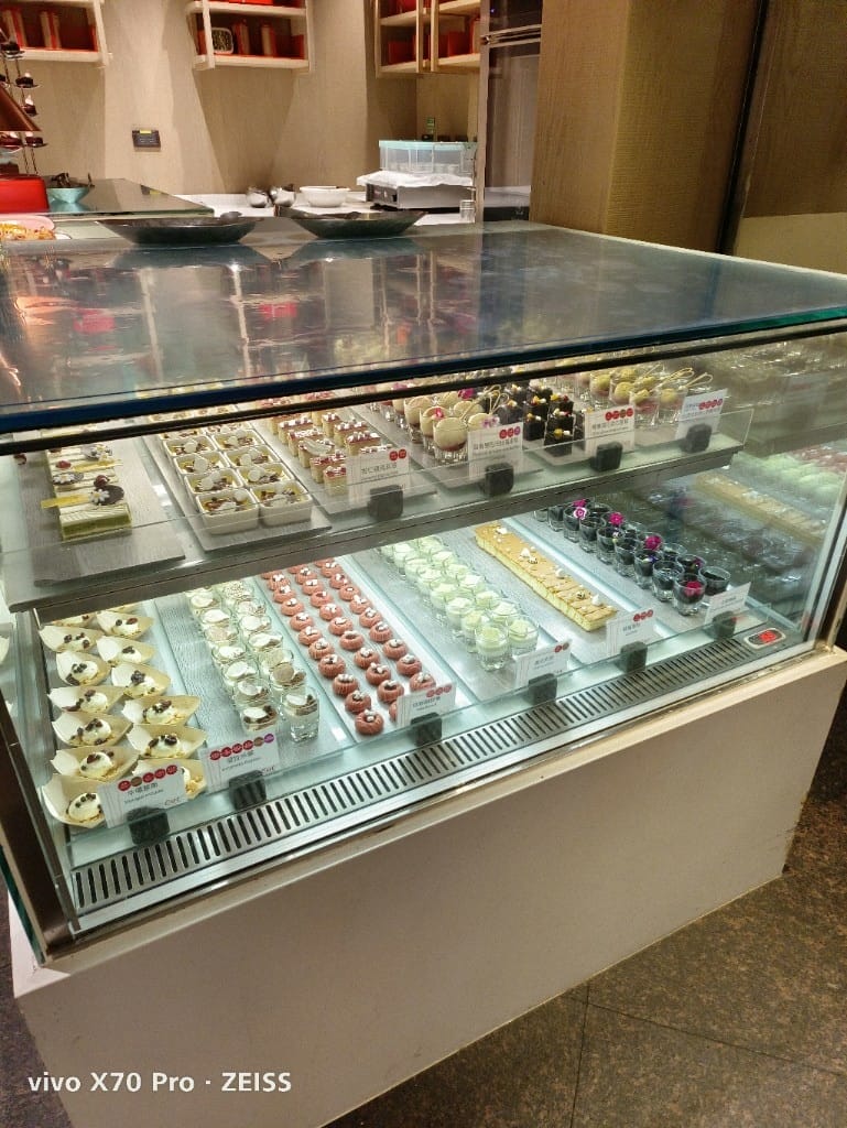 【台北吃到飽】香格里拉遠企CAFE10訪，平日午餐買一送一