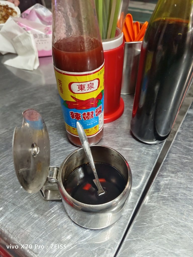 【新莊美食】六皮仔魯肉飯，入口即化不油膩的美味滷肉飯❤️