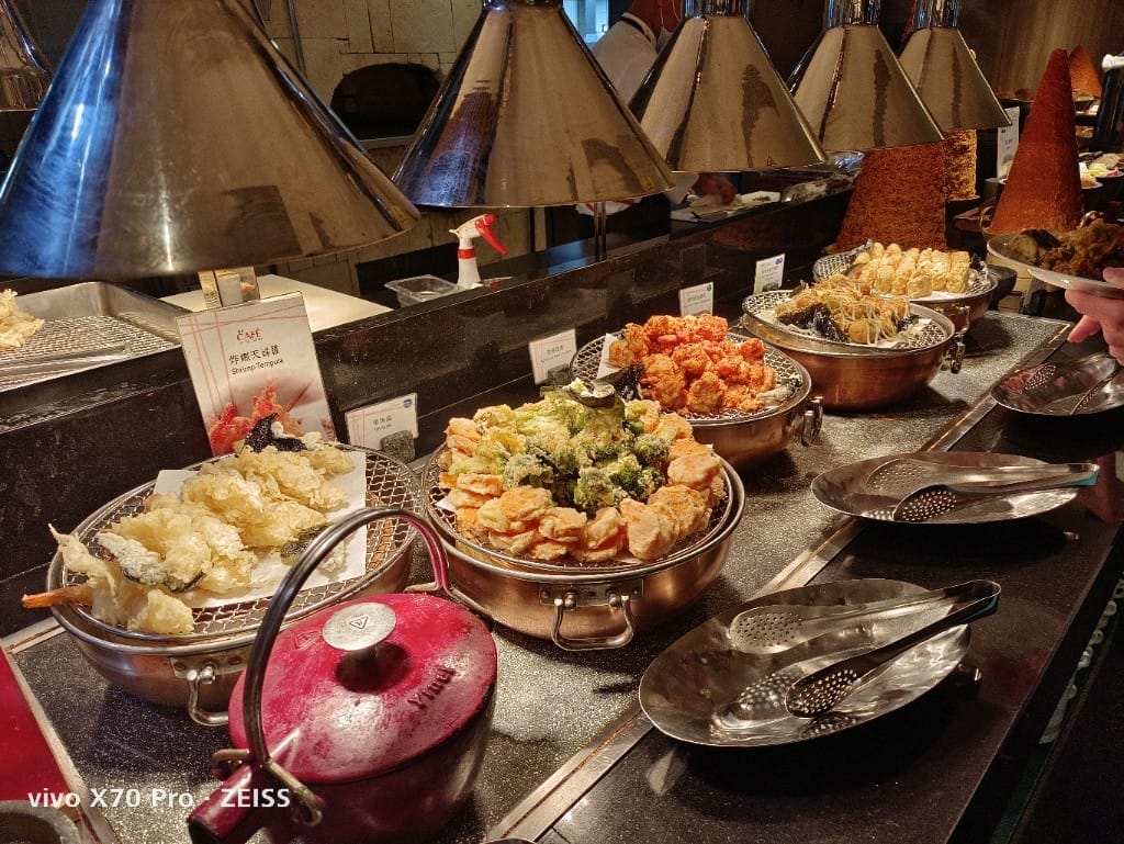 【台北吃到飽】香格里拉遠企CAFE10訪，平日午餐買一送一