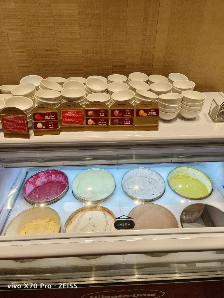 【台北吃到飽】香格里拉遠企CAFE10訪，平日午餐買一送一
