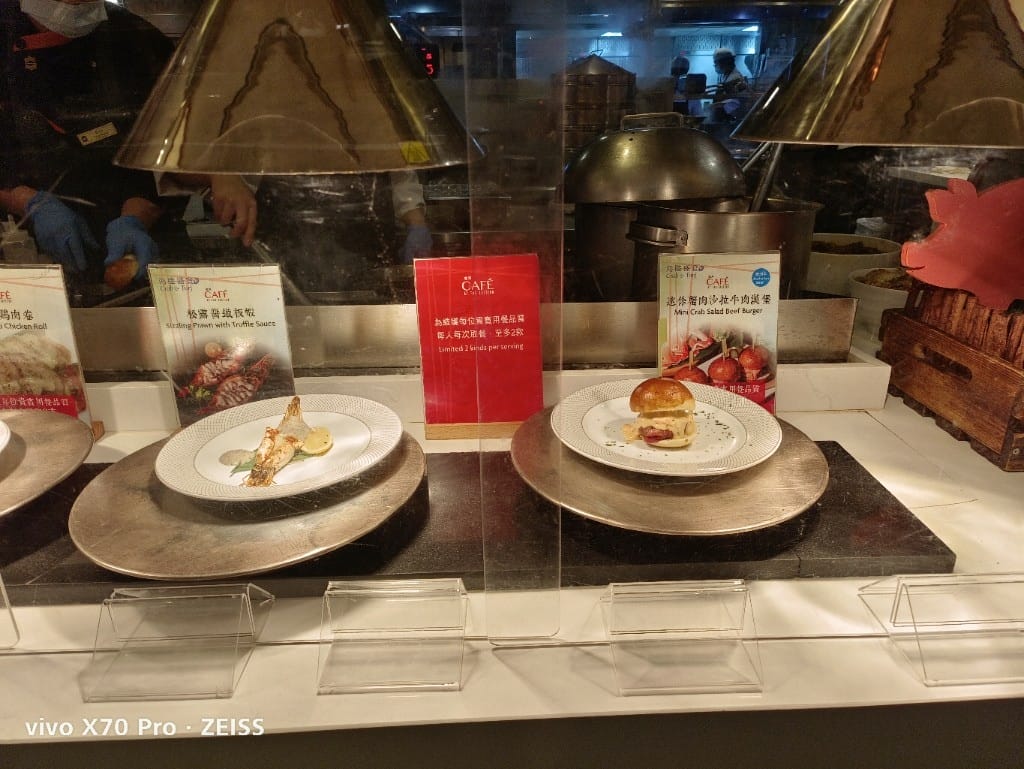 【台北吃到飽】香格里拉遠企CAFE10訪，平日午餐買一送一