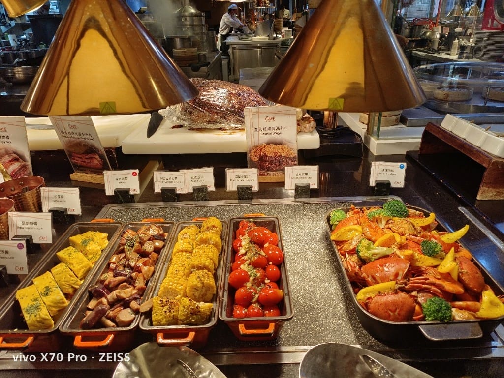 【台北吃到飽】香格里拉遠企CAFE10訪，平日午餐買一送一