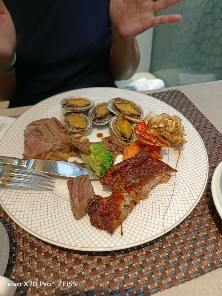 【台北吃到飽】香格里拉遠企CAFE10訪，平日午餐買一送一