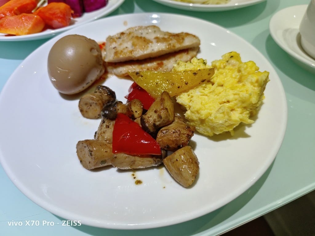 【桃園吃到飽】蜜月世紀大飯店早餐，平日只要$299買一送一吃到飽哦！