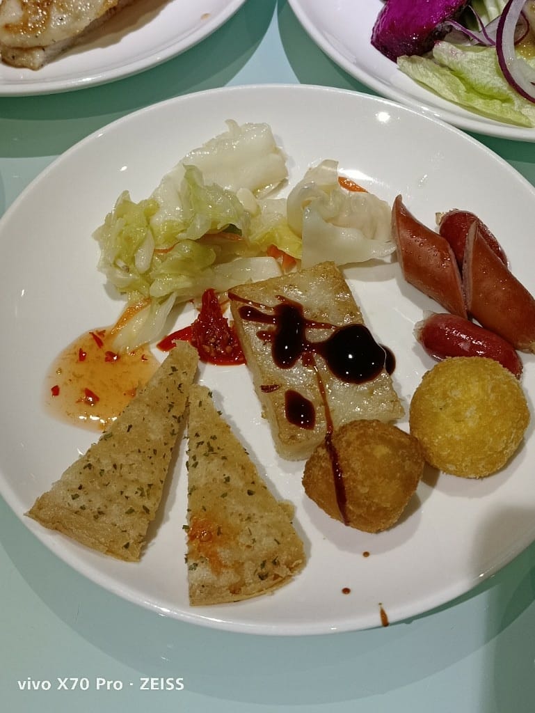 【桃園吃到飽】蜜月世紀大飯店早餐，平日只要$299買一送一吃到飽哦！