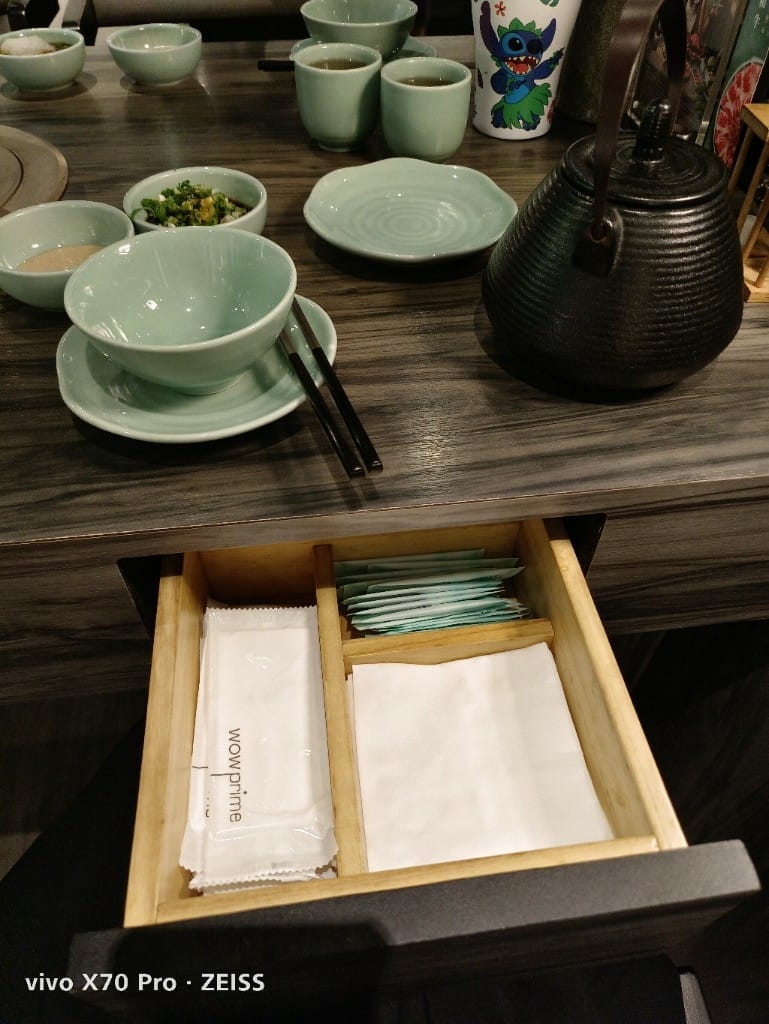 【板橋美食】青花驕麻辣鍋,鴨血豆腐無限吃到飽耶! - 第28張圖 【板橋美食】青花驕麻辣鍋,鴨血豆腐無限吃到飽耶!