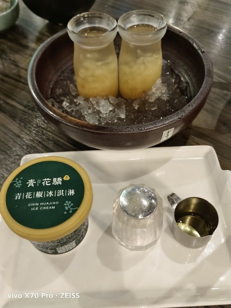 【板橋美食】青花驕麻辣鍋,鴨血豆腐無限吃到飽耶! - 第25張圖 【板橋美食】青花驕麻辣鍋,鴨血豆腐無限吃到飽耶!