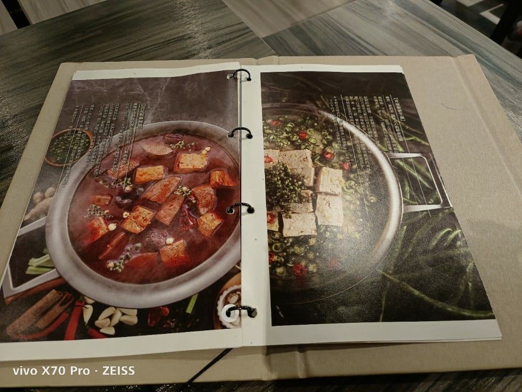 【板橋美食】青花驕麻辣鍋,鴨血豆腐無限吃到飽耶! - 第7張圖 【板橋美食】青花驕麻辣鍋,鴨血豆腐無限吃到飽耶!