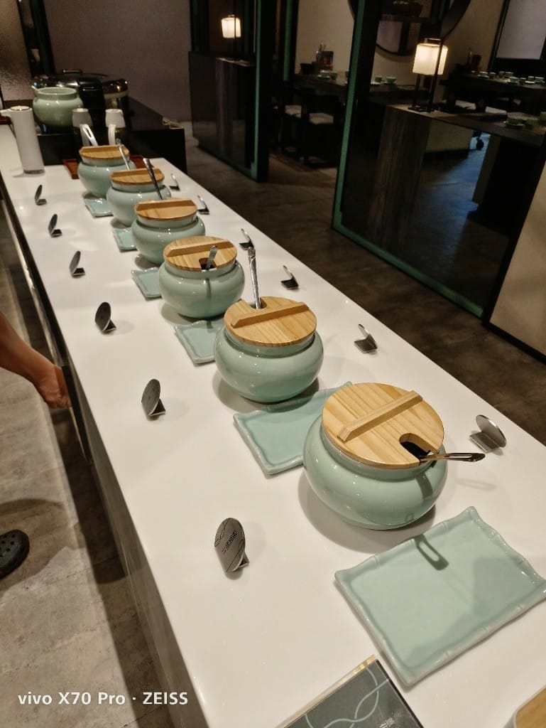 【板橋美食】青花驕麻辣鍋,鴨血豆腐無限吃到飽耶! - 第29張圖 【板橋美食】青花驕麻辣鍋,鴨血豆腐無限吃到飽耶!