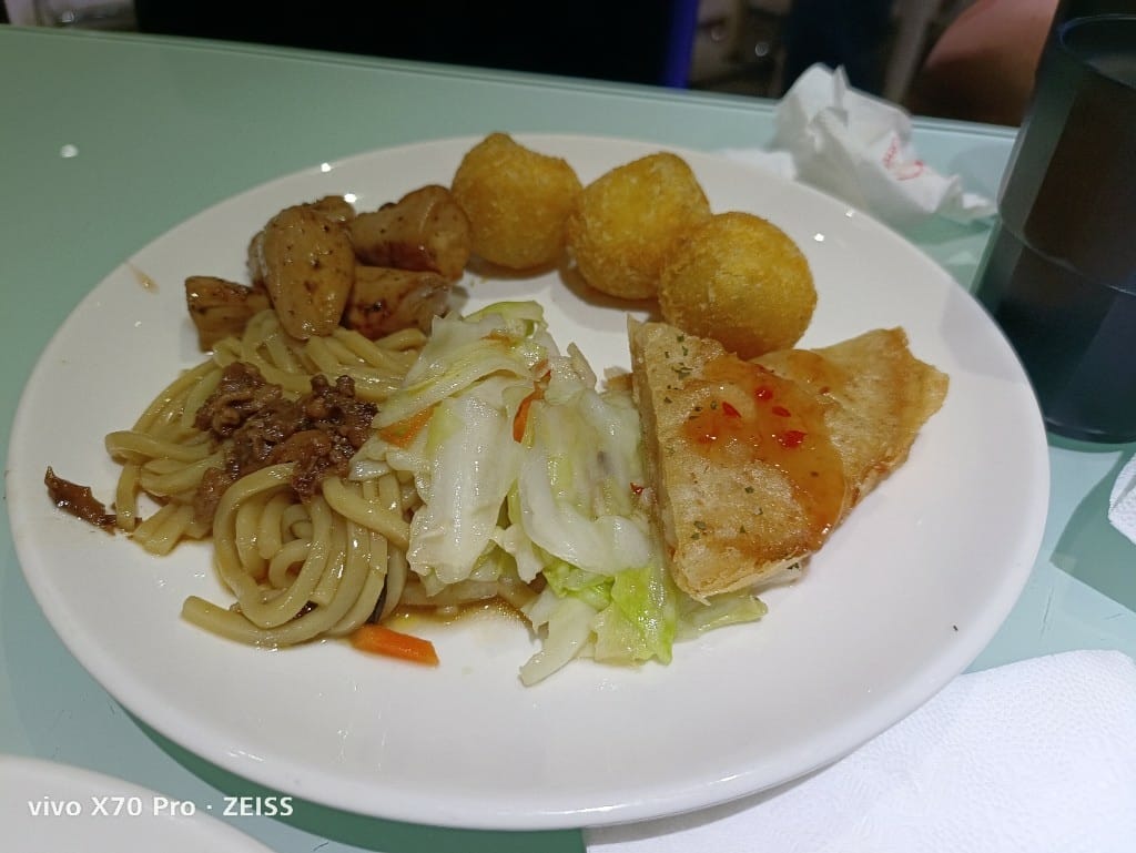 【桃園吃到飽】蜜月世紀大飯店早餐，平日只要$299買一送一吃到飽哦！