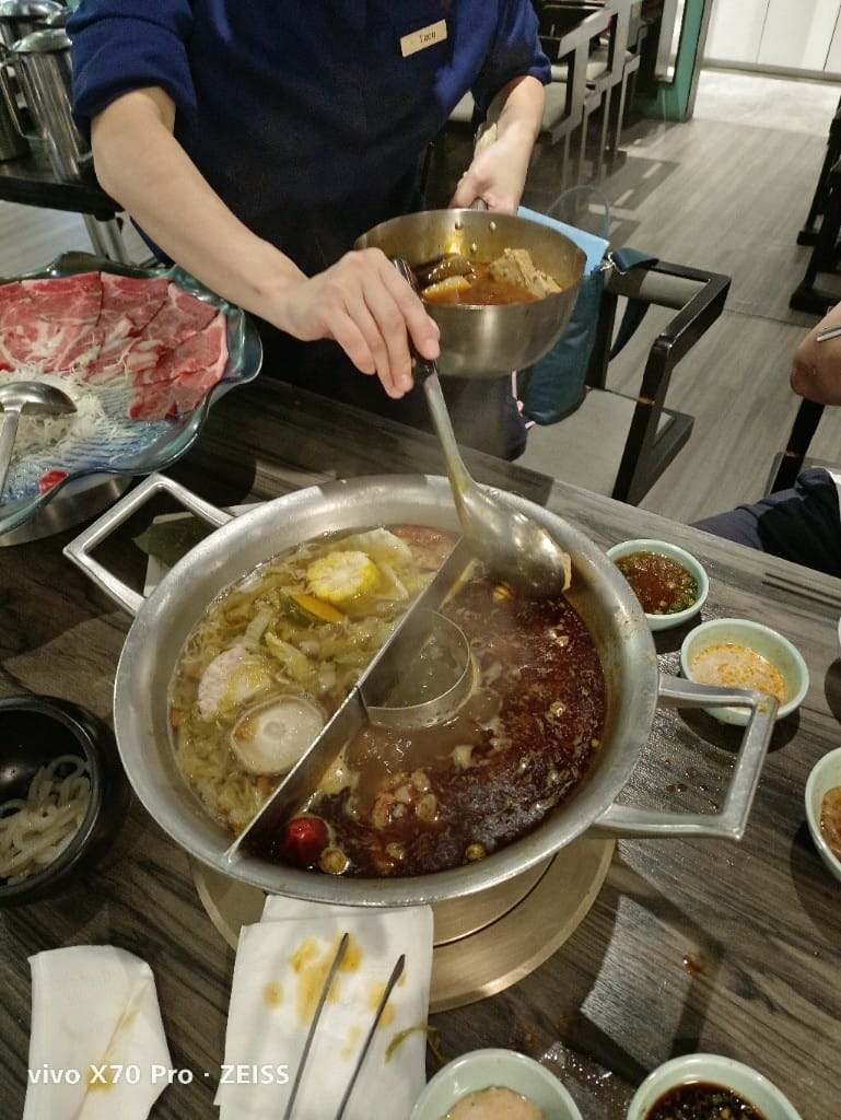 【板橋美食】青花驕麻辣鍋,鴨血豆腐無限吃到飽耶! - 第14張圖 【板橋美食】青花驕麻辣鍋,鴨血豆腐無限吃到飽耶!